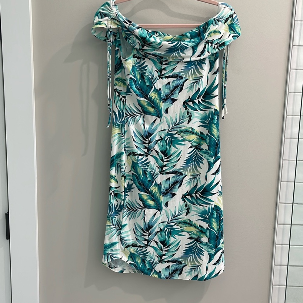 NB Off The Shoulder Beach Dress Size Medium (7-9)